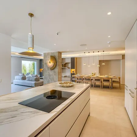 3004 Luxury Modern With Pool *