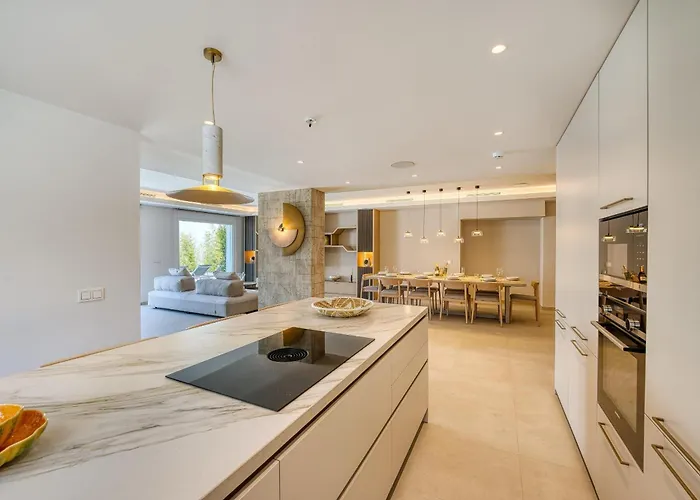 3004 Luxury Modern With Pool *