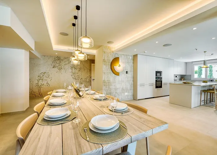 3004 Luxury Modern With Pool *