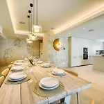 3004 Luxury Modern With Pool *