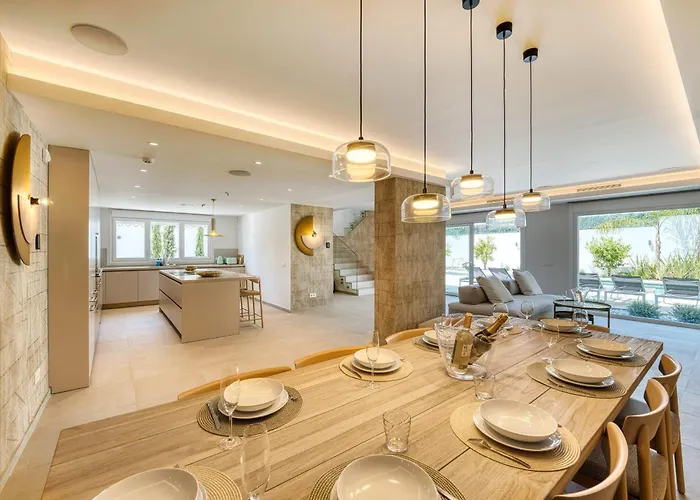 3004 Luxury Modern With Pool Villa *