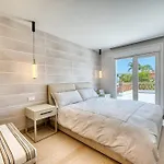 3004 Luxury Modern With Pool *